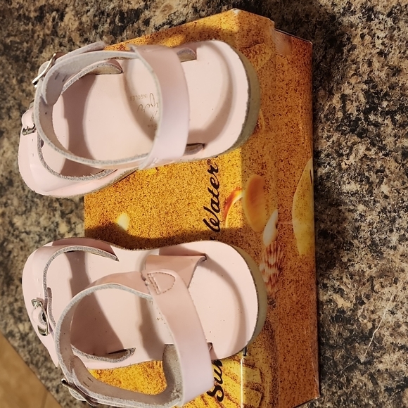 Sandals - Picture 5 of 6